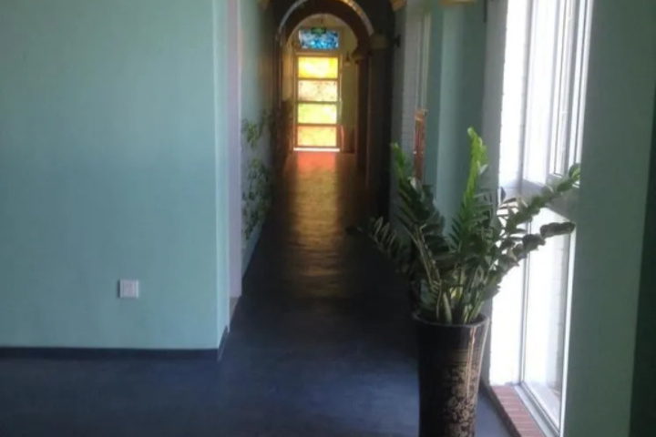 Room 13 of 20
