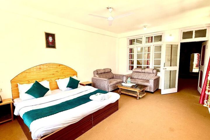 Room 18 of 46