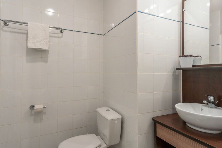Room 19 of 28