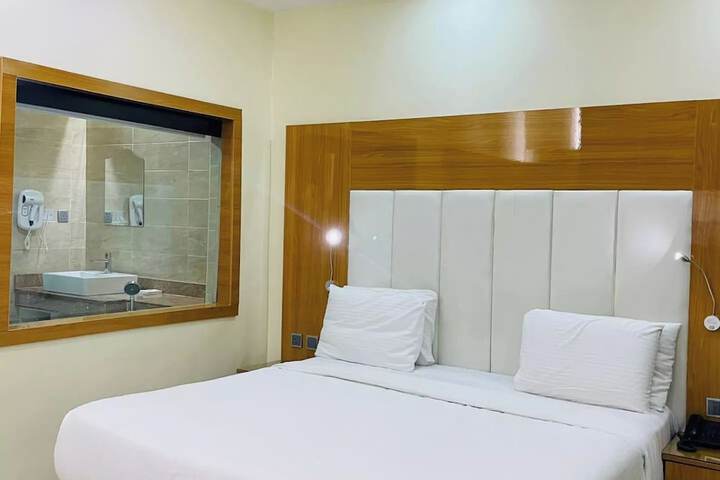 Room 7 of 61