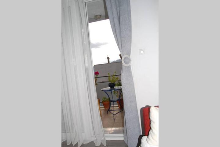 Room 6 of 23