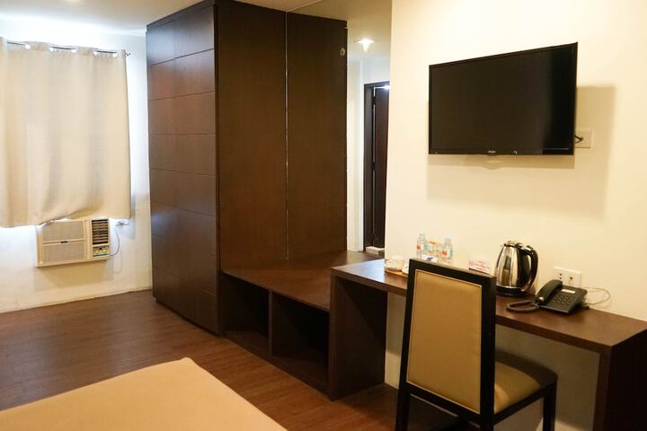 Room 16 of 42