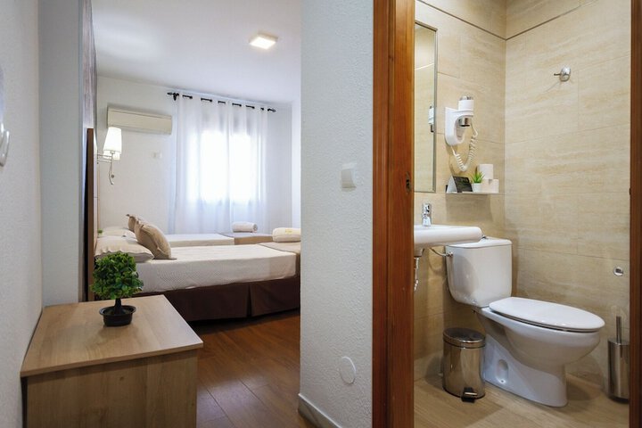 Room 21 of 111