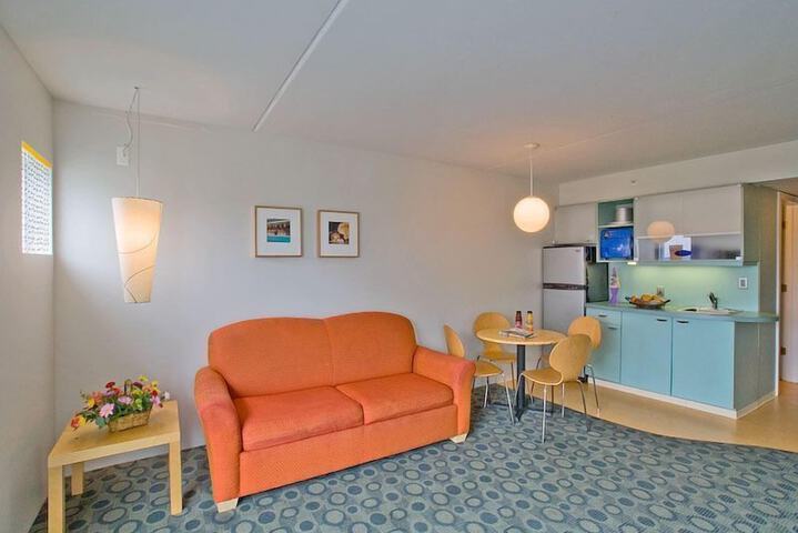 Room 21 of 37