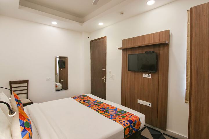 Room 12 of 36