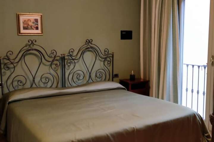 Room 12 of 44