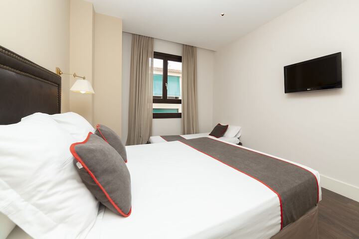 Room 21 of 32