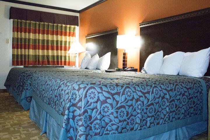 1 King Bed (7 of 9)