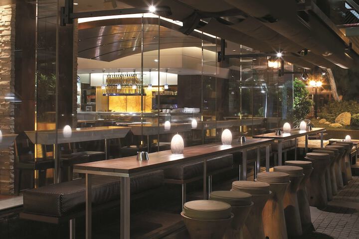 Lounge 78 of 103