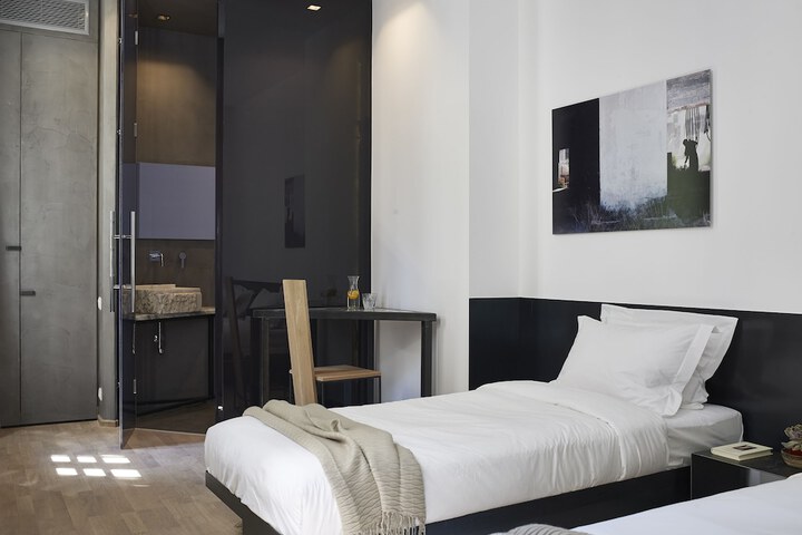 Room 10 of 71