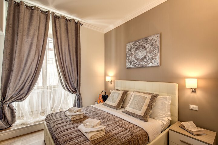 Room 8 of 28