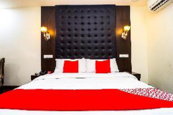 Room 16 of 23
