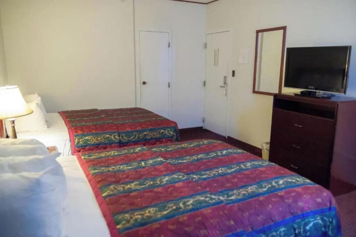 Room 8 of 44