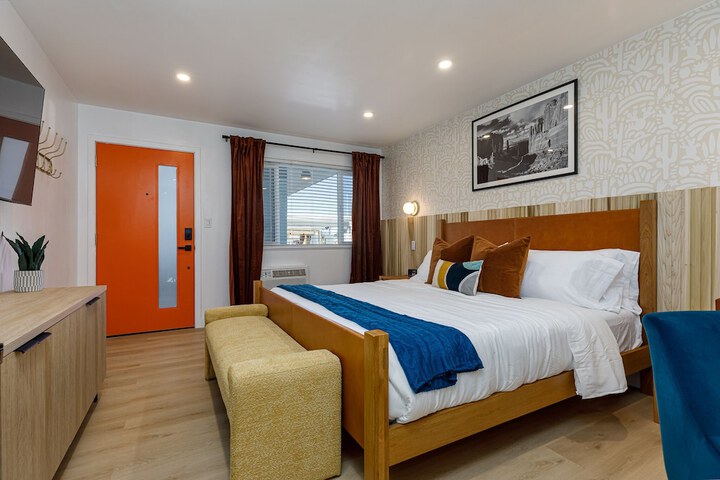 Room 40 of 105