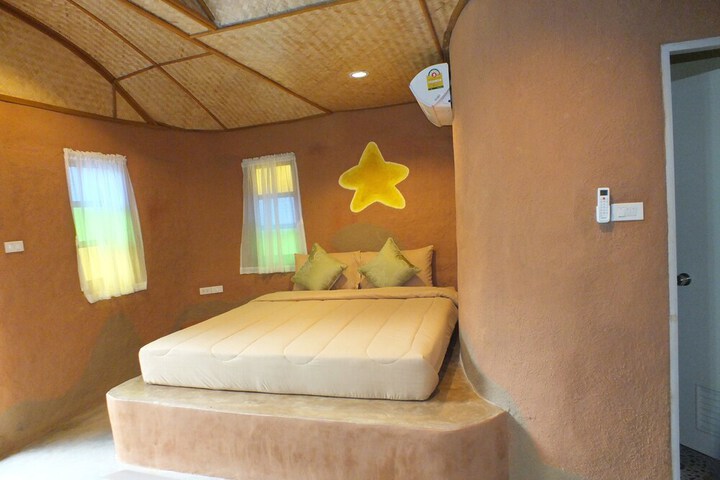 Room 7 of 27