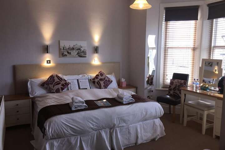 Room 5 of 74