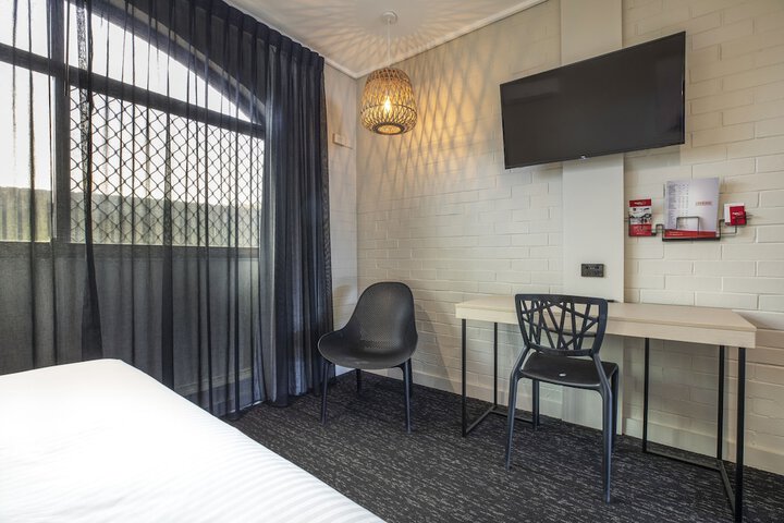 Room 13 of 48
