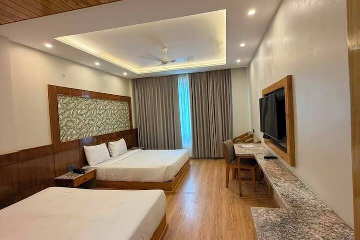 Room 36 of 144