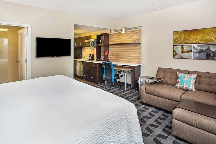 Room 9 of 30