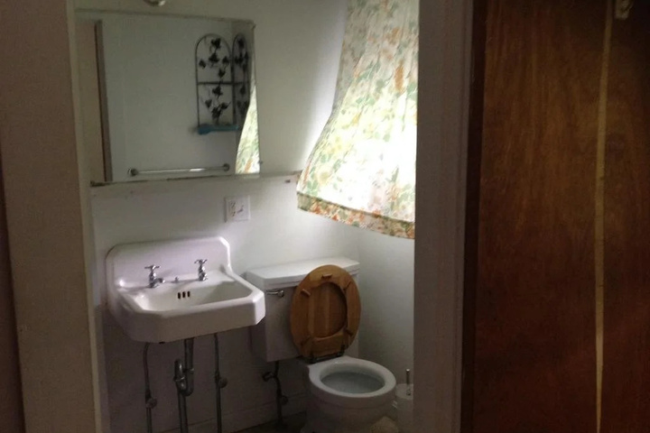 Room 20 of 31