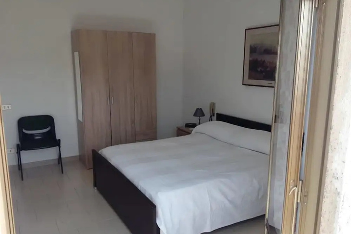Room 2 of 11