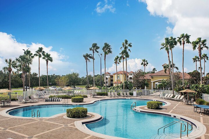 Hotel with Pool