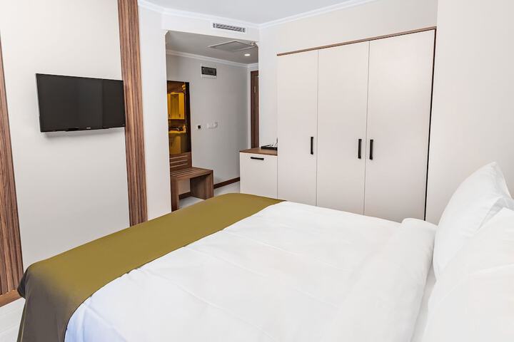 Room 11 of 46