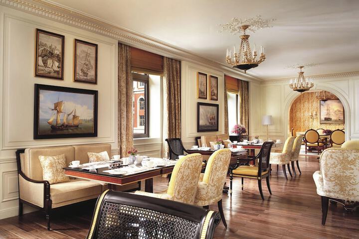 Lounge 56 of 71