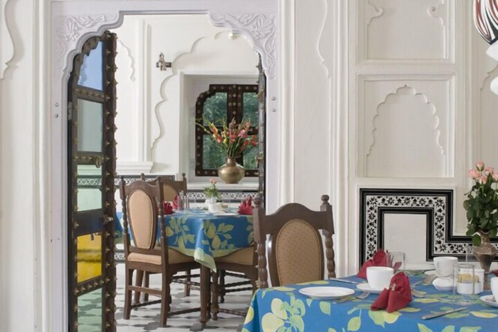 Dining 53 of 62