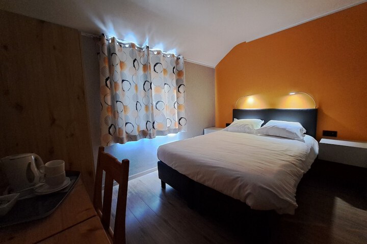 Room 18 of 74