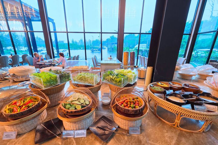 Dining 148 of 255
