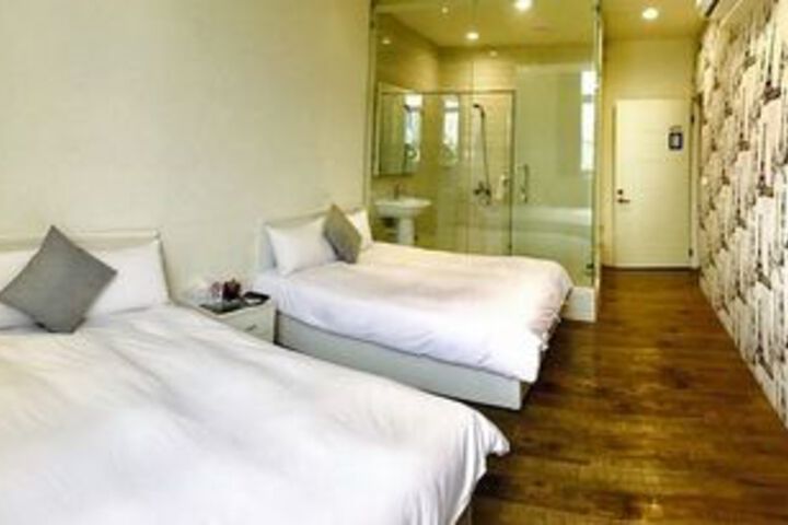 Room 13 of 24
