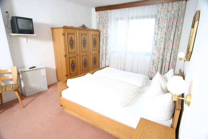 Room 15 of 54