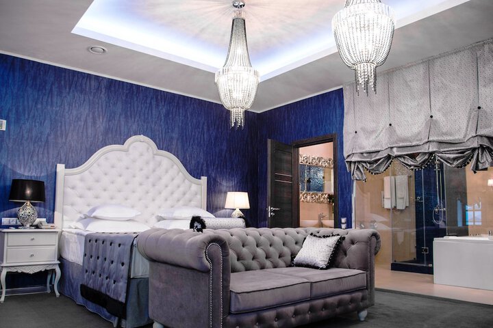 Room 4 of 57