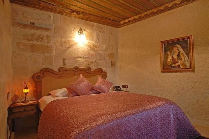 Room 16 of 114