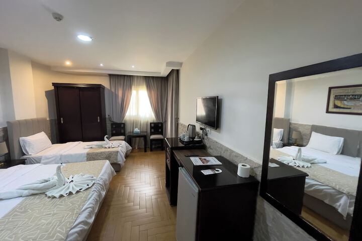 Room 147 of 340