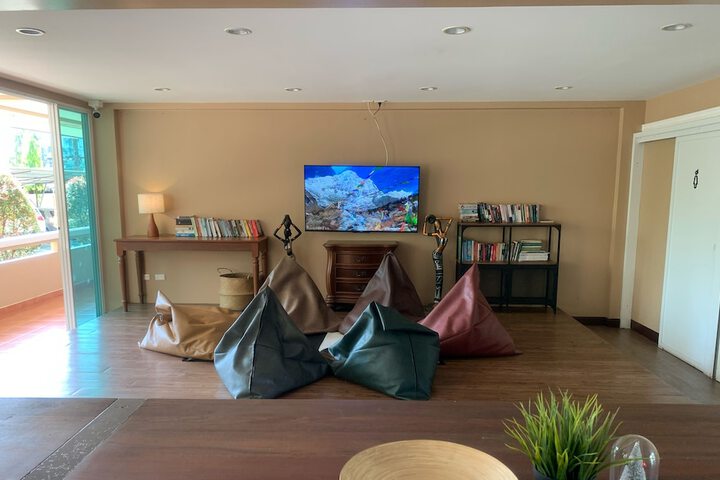 Room 28 of 43