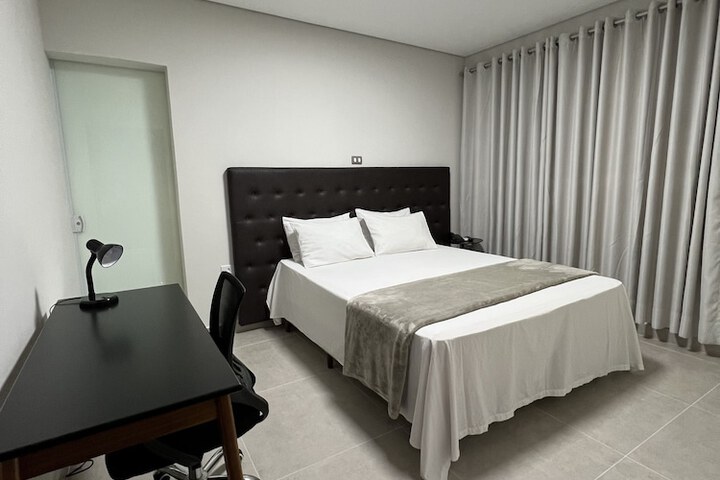 Room 18 of 80