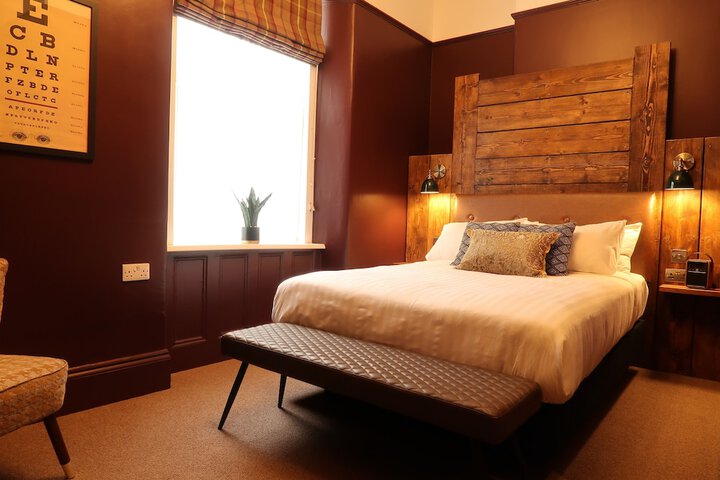 Room 9 of 41