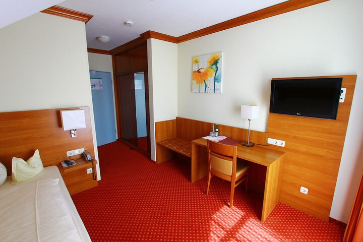 Room 18 of 44