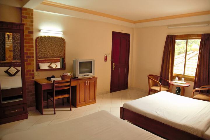 Room 12 of 35
