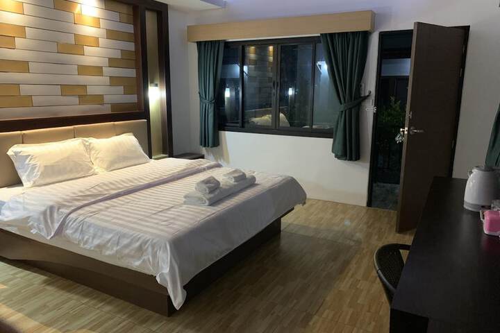 Thalang Resort in Si Sunthon