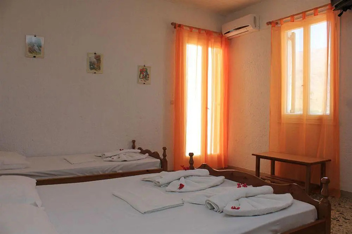 Room 3 of 11