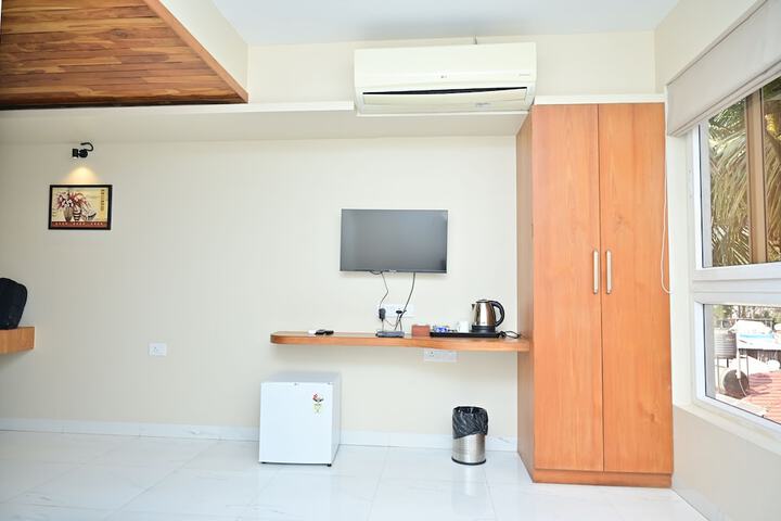 Room 8 of 38