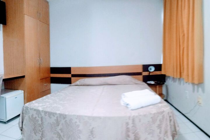 Room 5 of 37