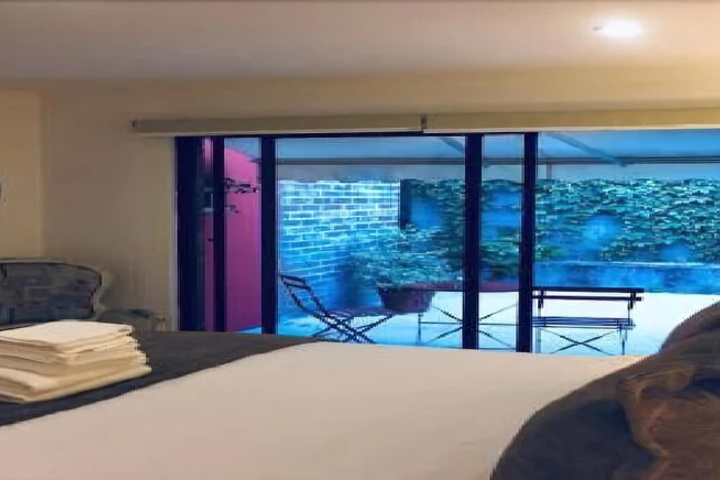 Room 4 of 21