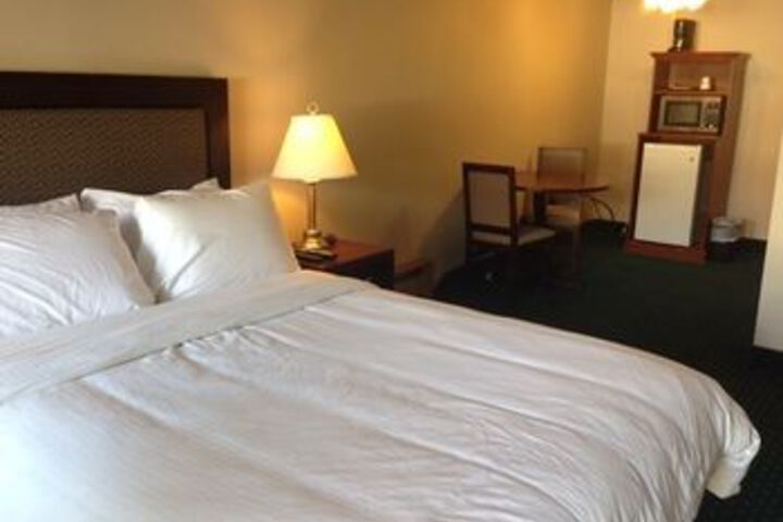 Room 6 of 9