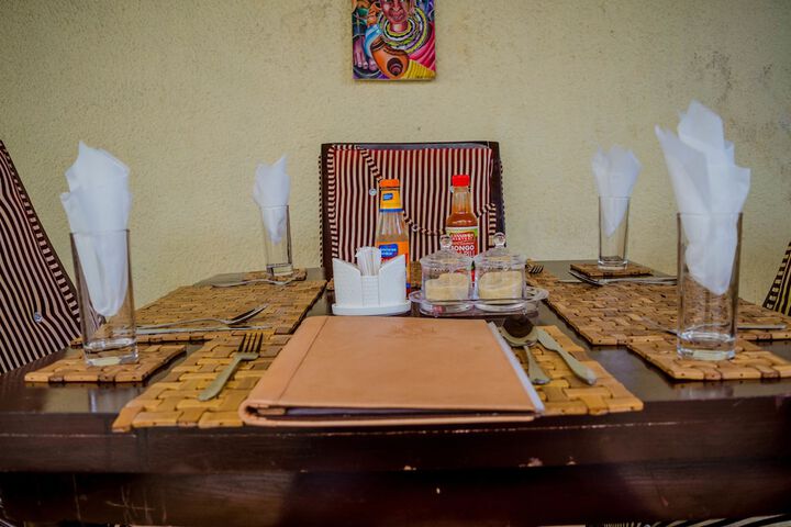 Dining 5 of 18