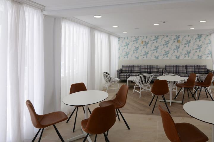 Guest Lobby