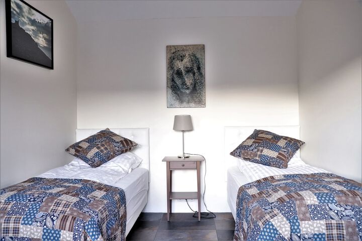 Room 10 of 43